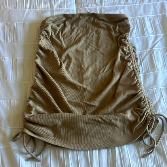 preloved Princess Poly Ruched skirt. Adjustable drawstring ties. Size M - Picture 3 of 4